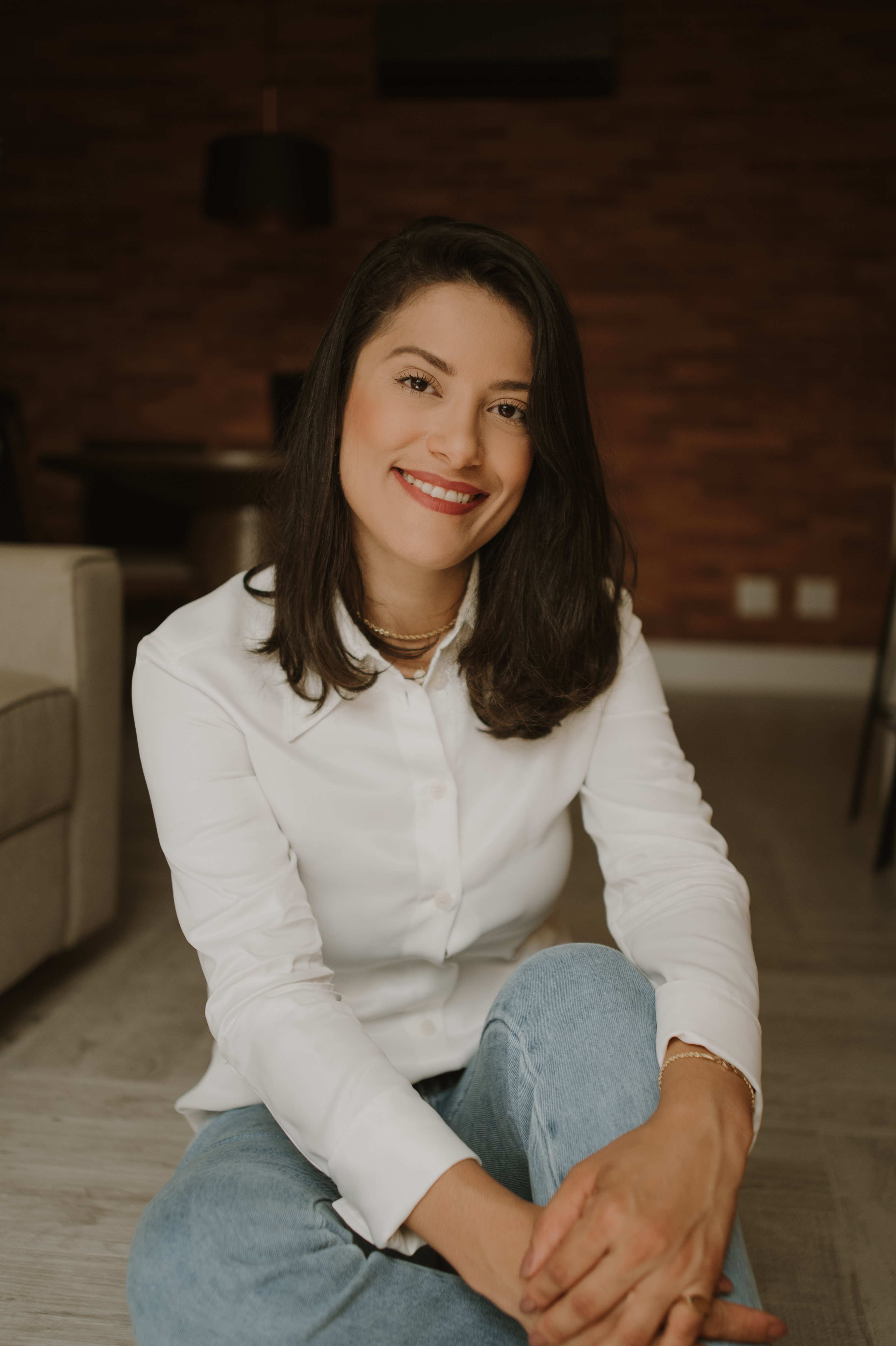 Sth&eacute;fani Alves, psic&oacute;loga cl&iacute;nica com mais de 8 anos de experi&ecirc;ncia